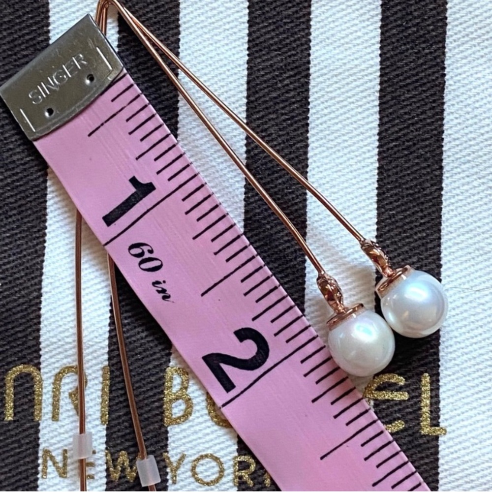 Henri Bendel Rose Gold Tone Imitation Pearl Linear Earrings NWOT mini dust bag - Picture 5 of 6